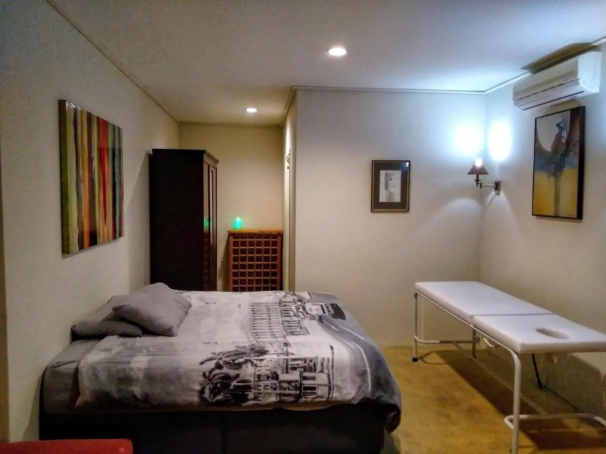 Almond Room Sudafrica