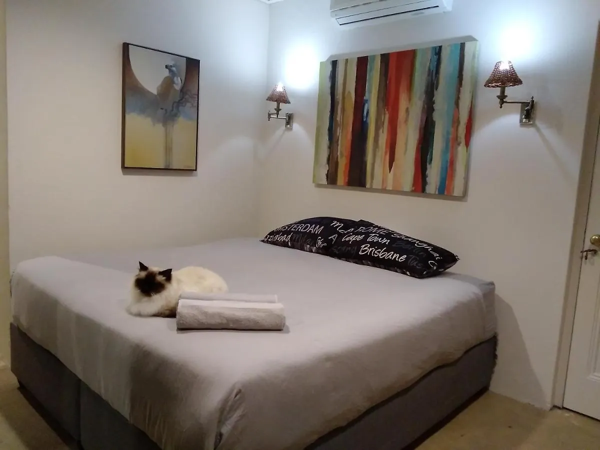 Bed & Breakfast Almond Room