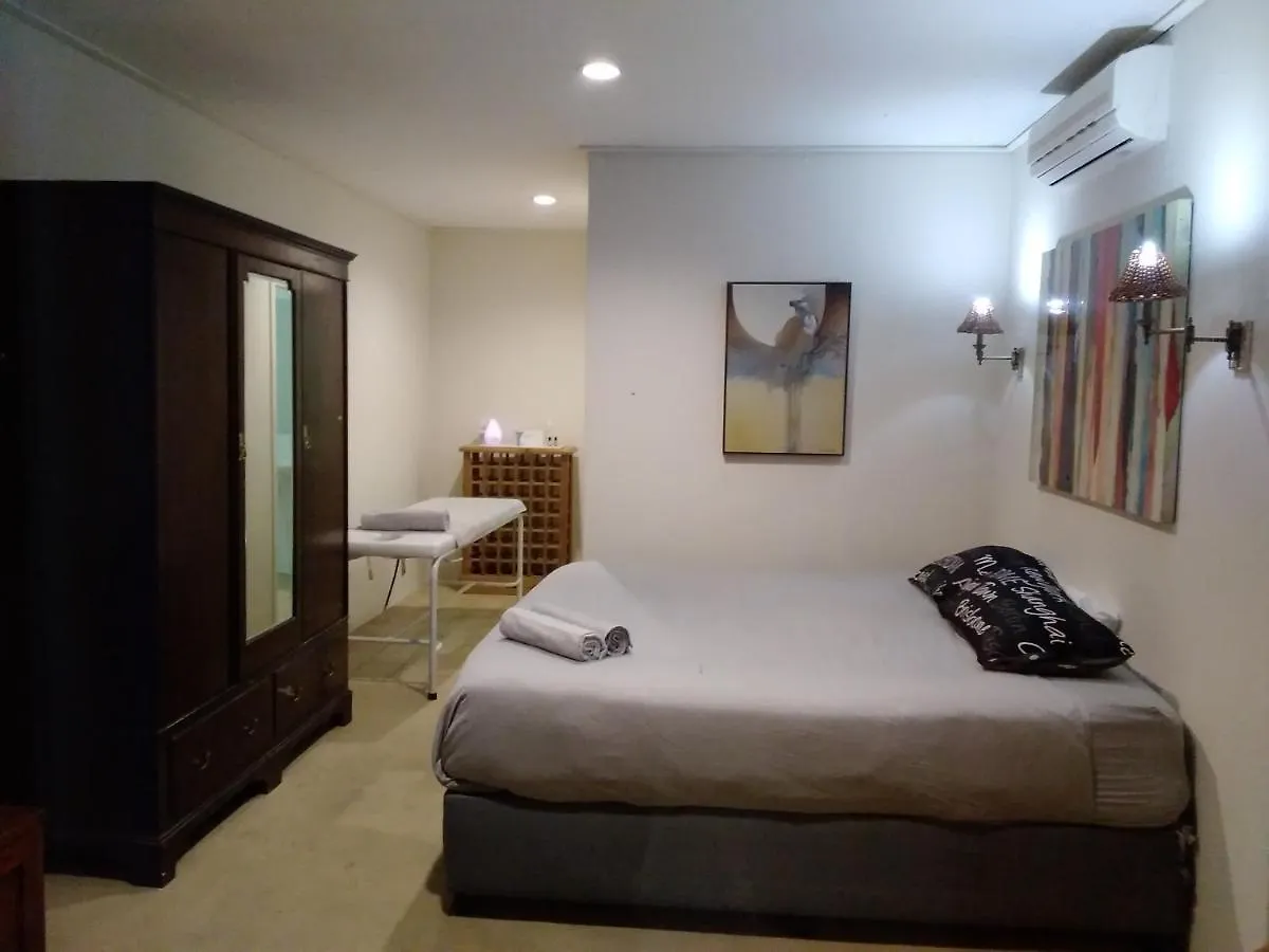 Almond Room Bed & Breakfast